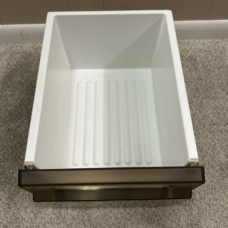 White Westinghouse RT173M Refrigerador Crisper Cajón Frutas Verduras De Colección Foto 2 de 4