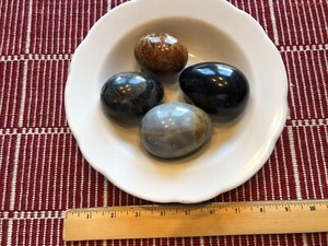 VINTAGE EASTER HEAVY POLISHED STONE EGGS (4) IN BUFFALO CHINA BOWL NICE DiSPLAY
