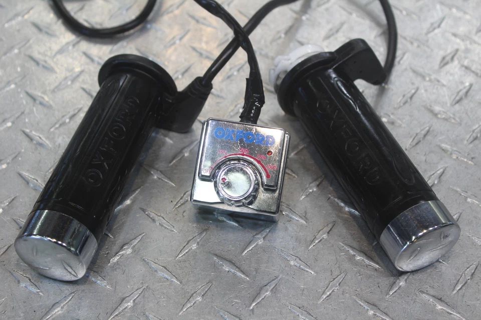 2004 KAWASAKI VULCAN 1500 VN1500L NOMAD FI OXFORD HANDLEBAR HEATED GRIPS SET - Image 2 of 4