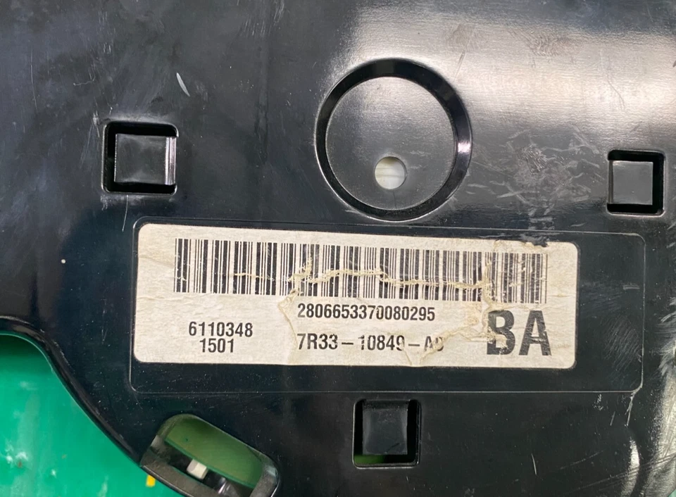 Cuadro de instrumentos velocímetro Ford Mustang 2005-2009 70 k millas 7R33-10849-AG Foto 2 de 3