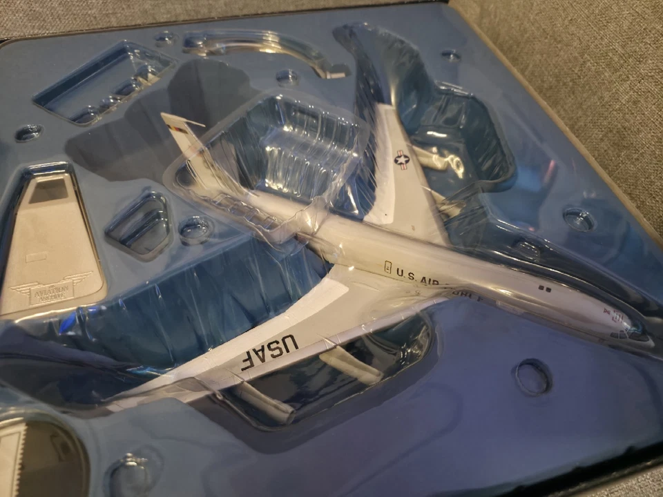 Modelo de comando de combate aéreo Corgi 1:144 USAF Boeing E-3B Sentry 552nd Control Wing Foto 3 de 3
