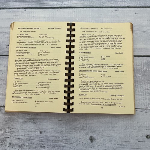 Country Craft & Produce Cookbook Favorite Recipes Seymour Iowa 1988 Paperback - Picture 5 of 8