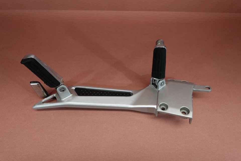 07-12 2007 Yamaha FJR1300 FJR 1300 lado izquierdo conductor pasajero estriberas Foto 3 de 4