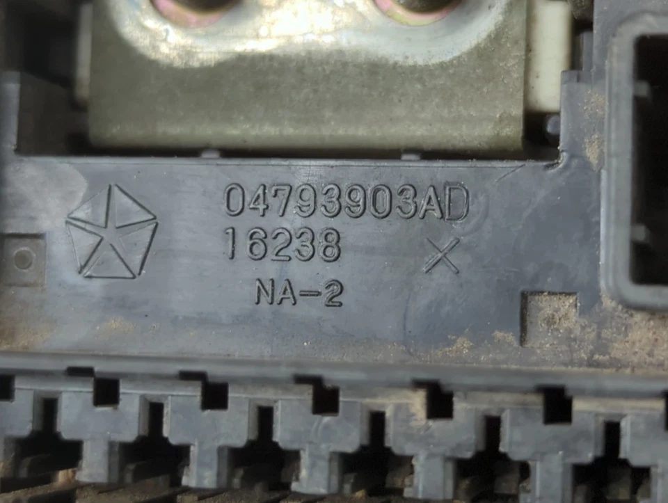 2003-2005 Dodge Neon Fusebox Fuse Box Relay Module Pp-t10|04794076ae WQ1Y9 - Image 4 of 4