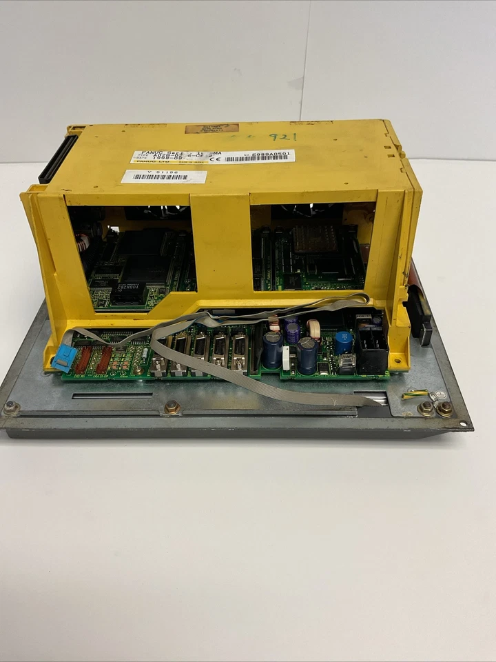 Panel Fanuc Serie 16i-M A02B-0236-C6?2 USADO Foto 3 de 4