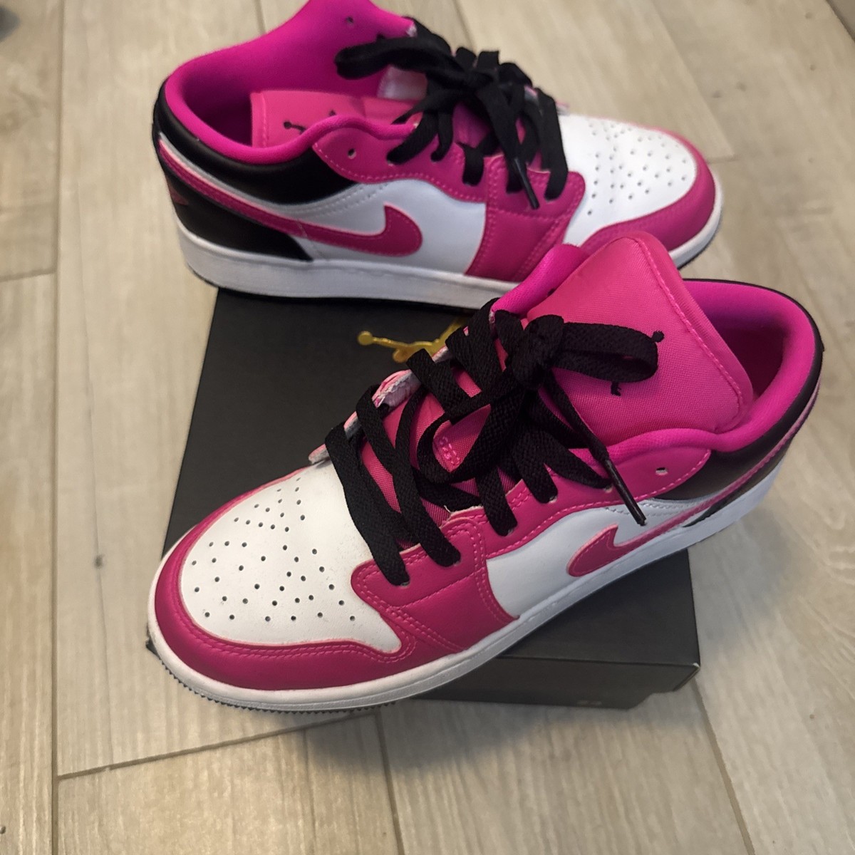 Nike Air Jordan 1 Low GS Fierce Pink/Black White 4Y DZ5365