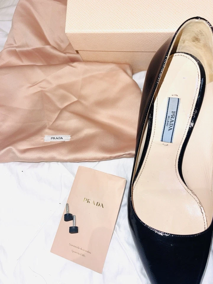 PRADA BLACK PATENT LEATHER SAFFIANO LEATHER POINTY TOE HIGH HEEL SHOES SZ 39 - Image 4 of 4