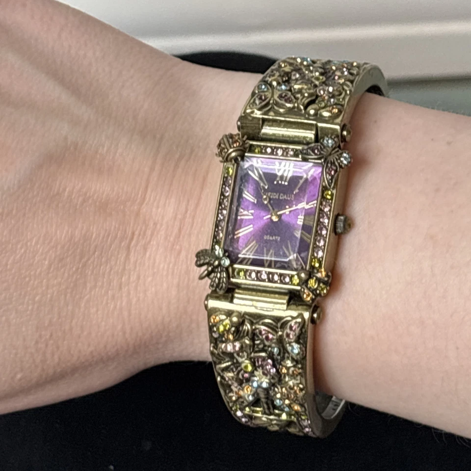 Heidi Daus B8320 女士袖口手表全新电池 22 毫米 7.5 英寸紫色表盘 G87 — 第 2/4 张图片