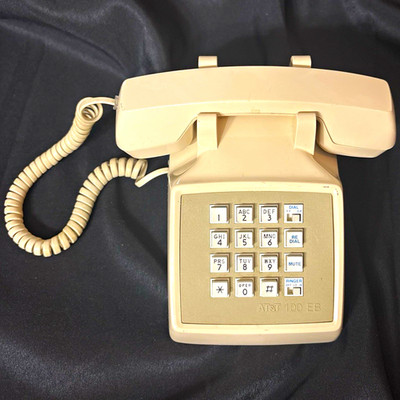 AT&T 100 EB Vintage/Retro Beige Corded Telephone 1-Line Mute Redial