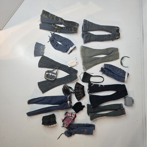 Bratz Doll Clothing Bags Sunglasses 2001 - Picture 5 of 5