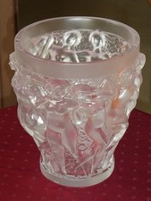 Vase Bacchantes en Cristal Lalique état Neuf dans sa boite sécurisé MAGNIFIQUE