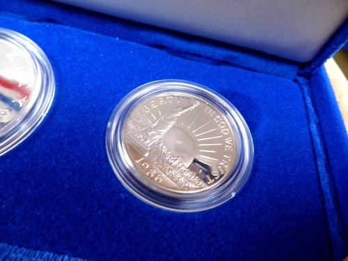 1986 US Liberty Commemorative Silver Coin Set - Picture 3 of 8