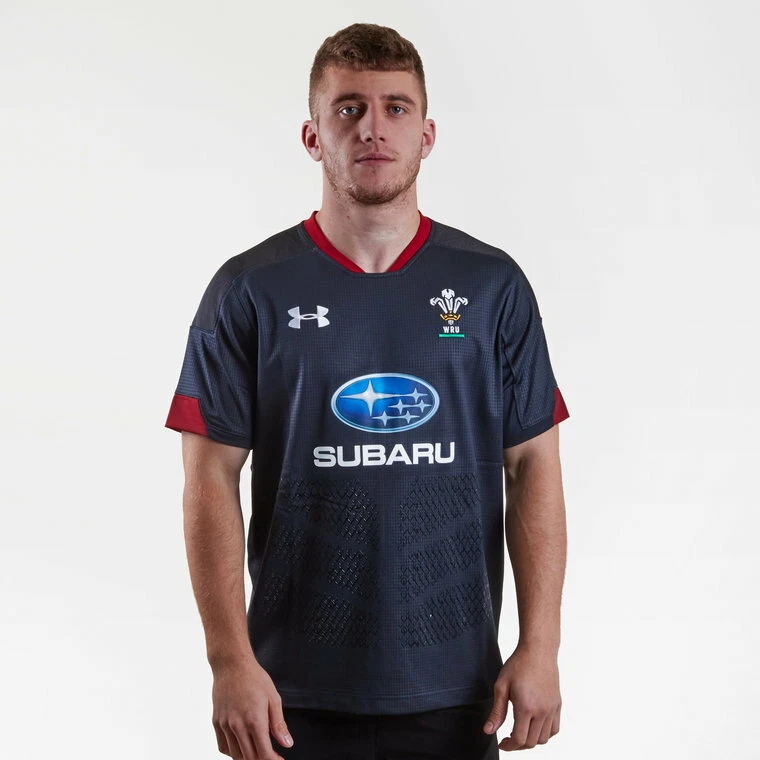 Under armour top rugby shirt