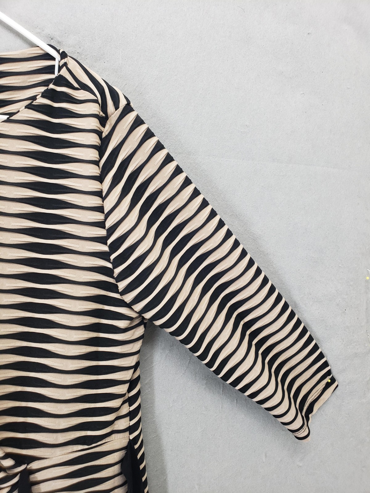 Shelby & Palmer Dress Womens 16 Black Beige Stripe Ruched Knee Length 3/4 Sleeve