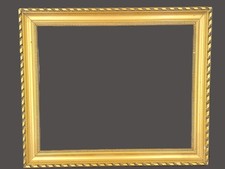 Cadre ancien doré en bois et stuc Louis XVI / Dimensions : 47.5x40.5cm