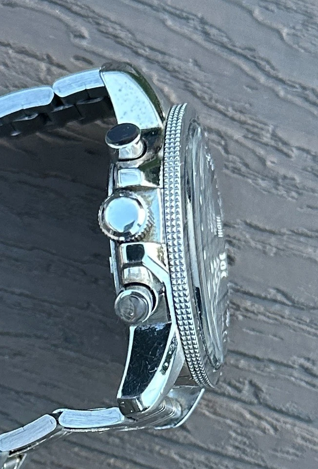 Seiko SSC081 / V172-0AG0 Chronograph Solar Black Dial Men's 42 mm Used - image 4 of 4