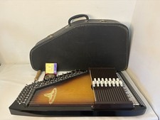 Vintage ChromaHarp 15-Chord Autoharp w/ Case
