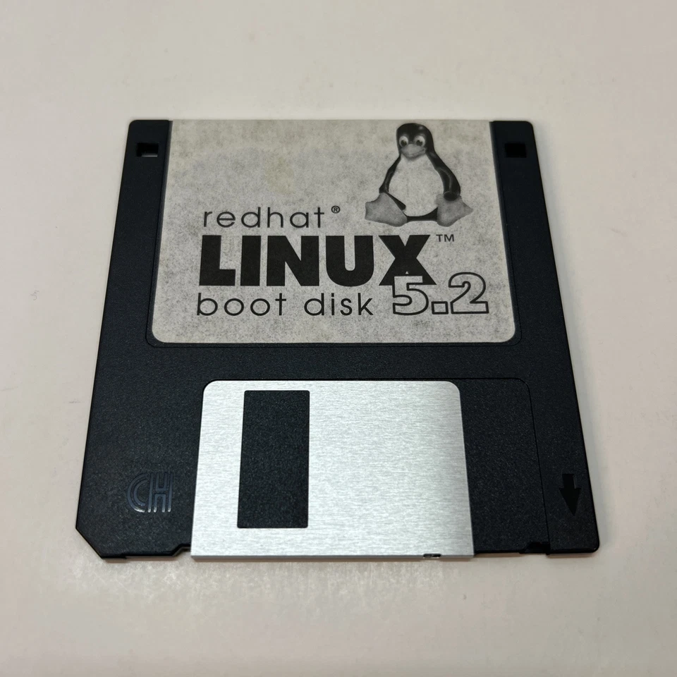 Redhat Linux 5.2 Operating System CD Set + Boot Disk - Image 3 of 4