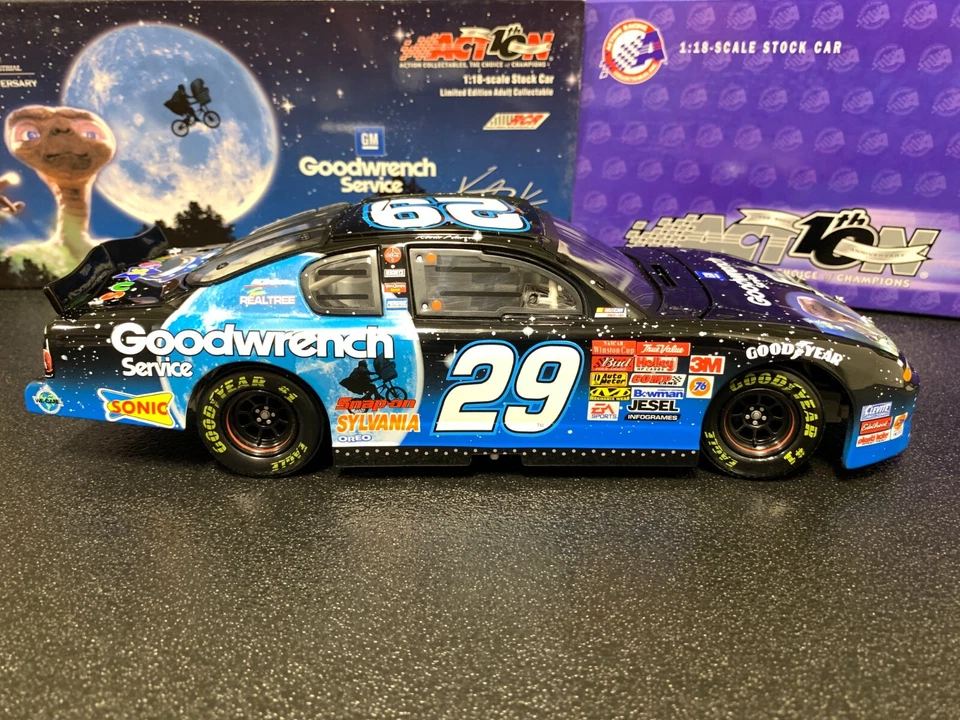 ACTION KEVIN HARVICK #29 GOODWRENCH SERVICE PLUS / ET 2002 MONTE CARLO 1:18 - Image 4 of 4