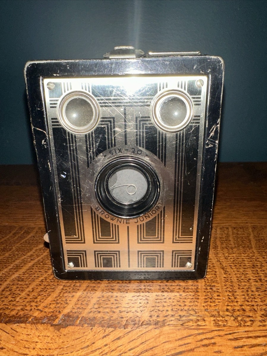 Vintage KODAK Six-20 BROWNIE Junior Box Camera For 620 Film (A2