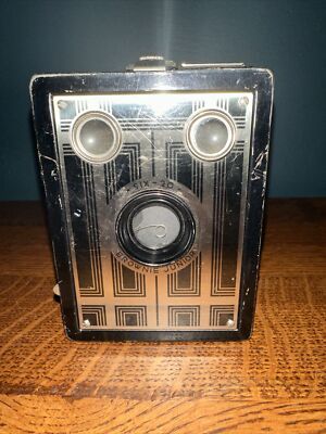 Vintage KODAK Six-20 BROWNIE Junior Box Camera For 620 Film (A2