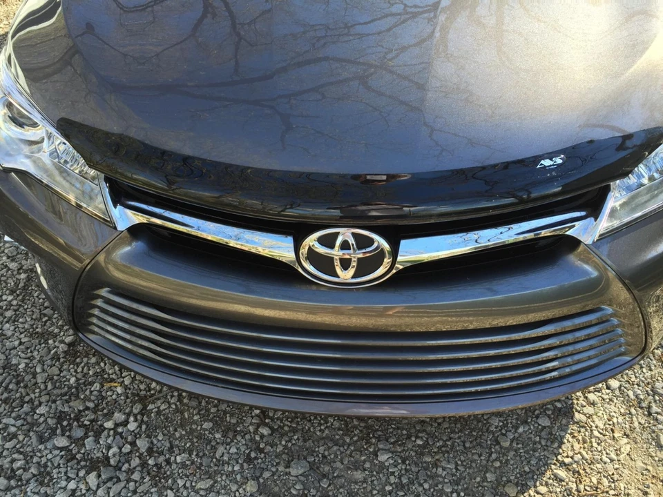 Protector protector contra insectos de humo AVS CarFlector atornillable para Toyota Camry 2015-2017 Foto 4 de 4