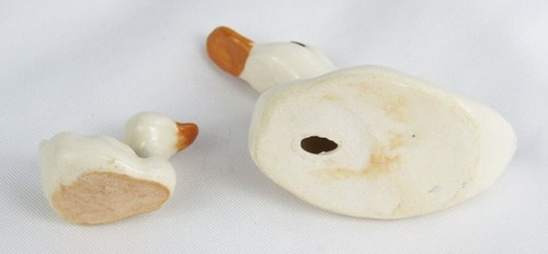 Vintage Hagen Renaker Miniature White Mama and Baby Duckling Figurine Pair - Picture 3 of 4