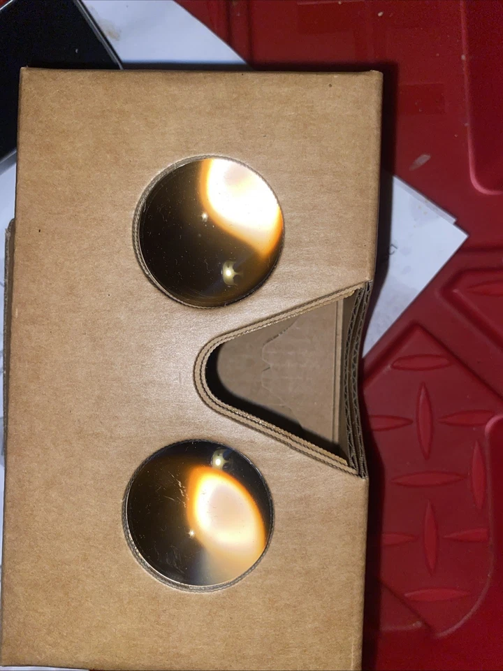 ¡Nuevo! ¡Nunca usado! Visor de realidad virtual de cartón, ¡ideal para niños! Foto 2 de 4