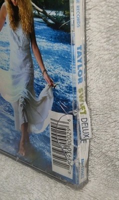 Taylor Swift 1st DELUXE 輸入盤 CD DVD Taylor Swift 1st Debut Deluxe CD DVD Limited Edition Lenticular