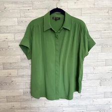 DG2 by Diane Gilman Weekender Collection Dolman Button-Up Shirt Green-Size Small