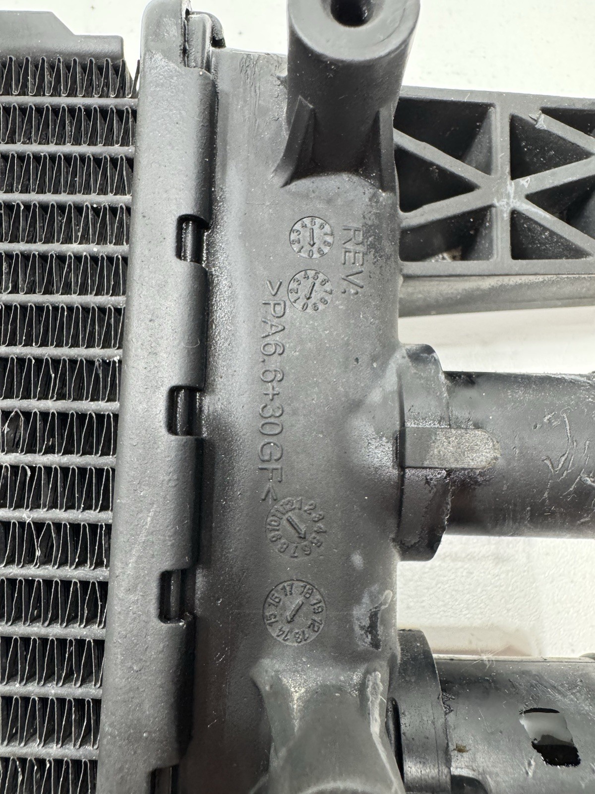 ✅14-22 Maserati Ghibli M157 Aux Auxiliary Water Cooling Radiator 670003406 OEM