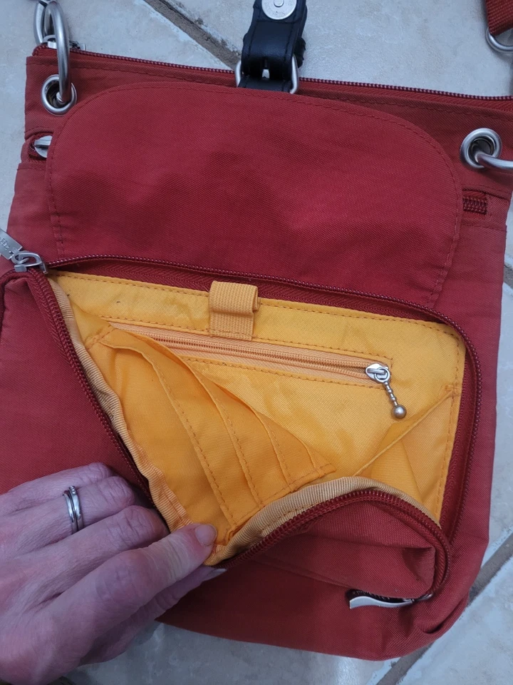 Baggallini Crossbody RFID Bag Red Criss Cross Small Handbag Purse Womens Nylon - Image 4 of 4