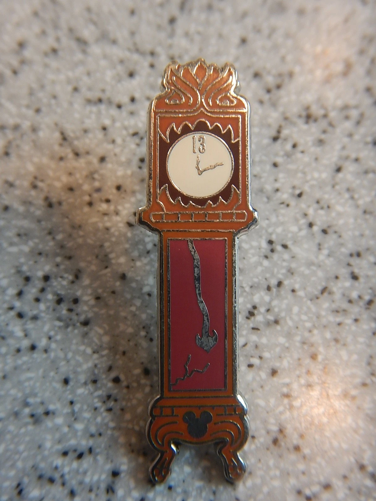 WALT DISNEY WORLD HAUNTED MANSION GRAND FATHER CLOCK CAST LANYARD TRADER PIN