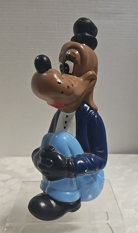 Vintage Walt Disney Productions Ceramic Goofy Figurine Hand Painted
