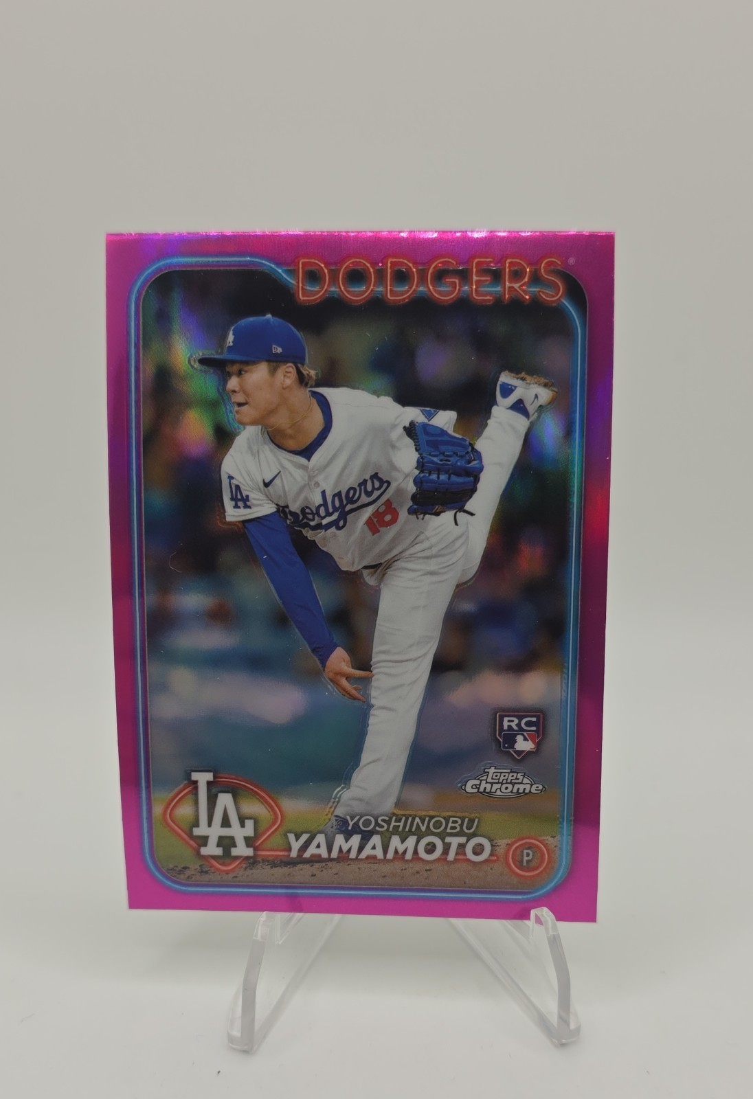 2024 Topps Chrome - Yoshinobu Yamamoto #18 Pink Refractor (RC)