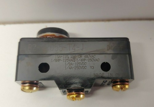 NEW Old Stock! microinterruttore finecorsa 15A 125/250/480V BZ-2RD55-T4