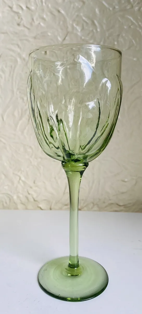 Green Wine Glasses 8 Tall Lettuce Cabbage Leaf Design Holds 8 oz.