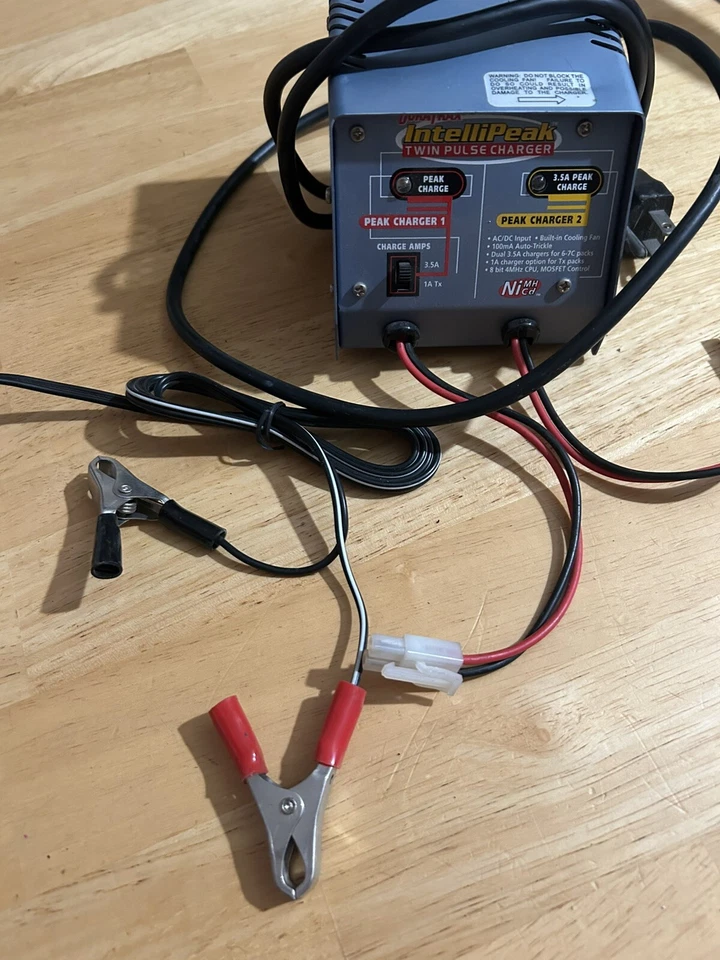 Duratrax IntelliPeak Twin Pulse AC/DC Charger - Image 3 of 3