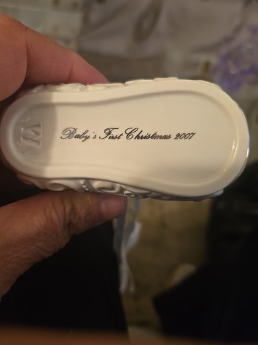 Wedgewood Christmas Ornament Baby Shoe England Collectible 2007 - Picture 4 of 4