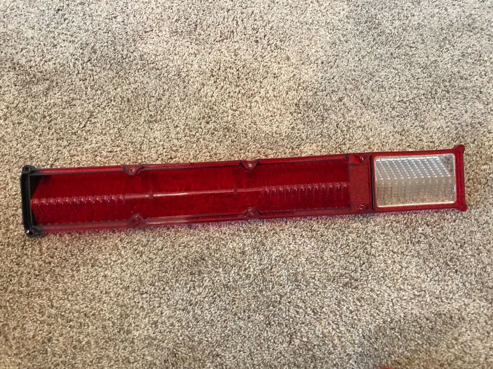 DEFECTIVE 1970 Mercury Marauder X100 Hardtop Coupe NOS FORD LH REAR TAIL G3D - Изображение 4 из 4