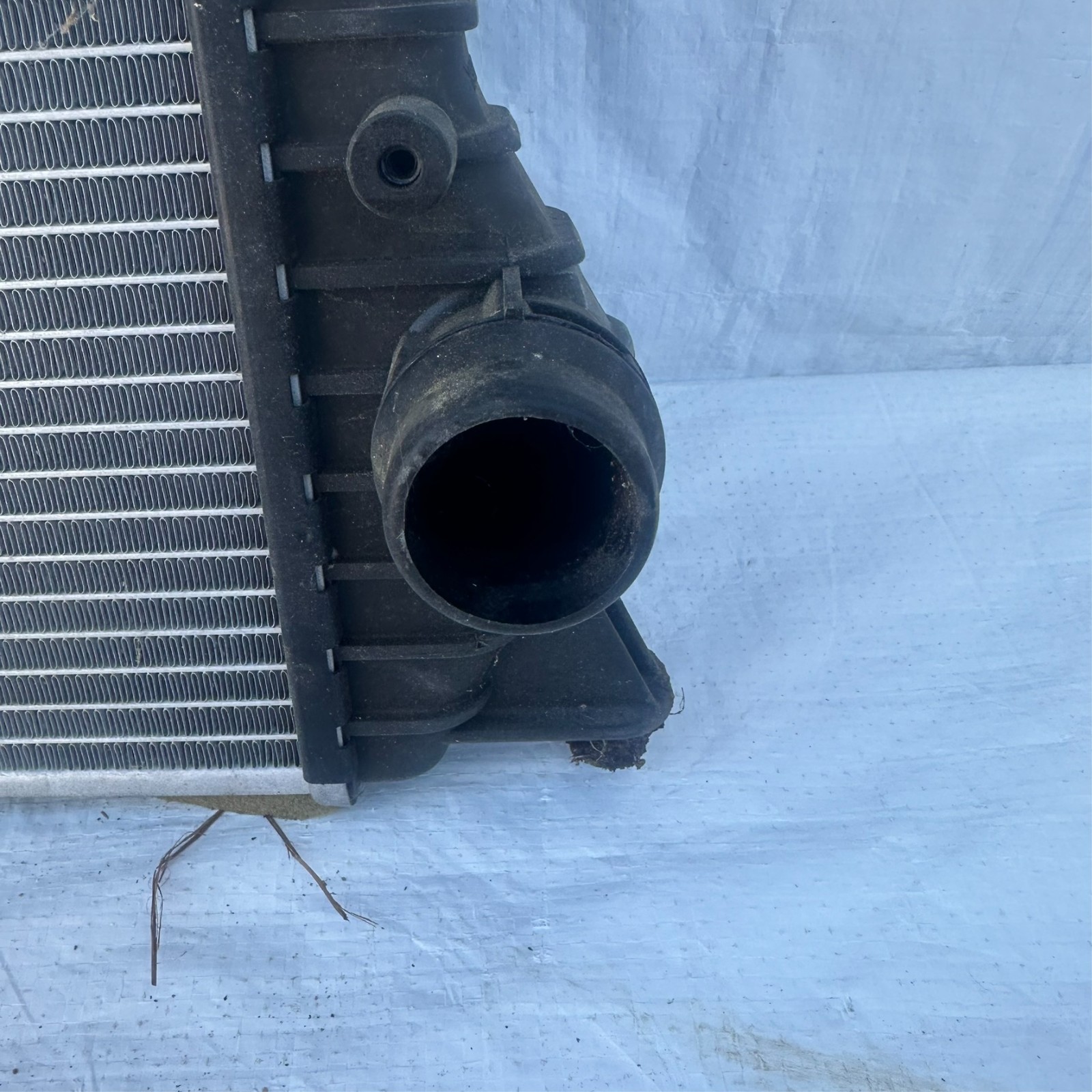 2008-2014 Bentley Continential Front Engine Radiator OEM 4W0.121.253