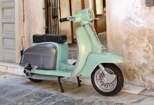 Modellino scooter Lambretta Li150 Special 1966 verde e argento - scala 1:18
