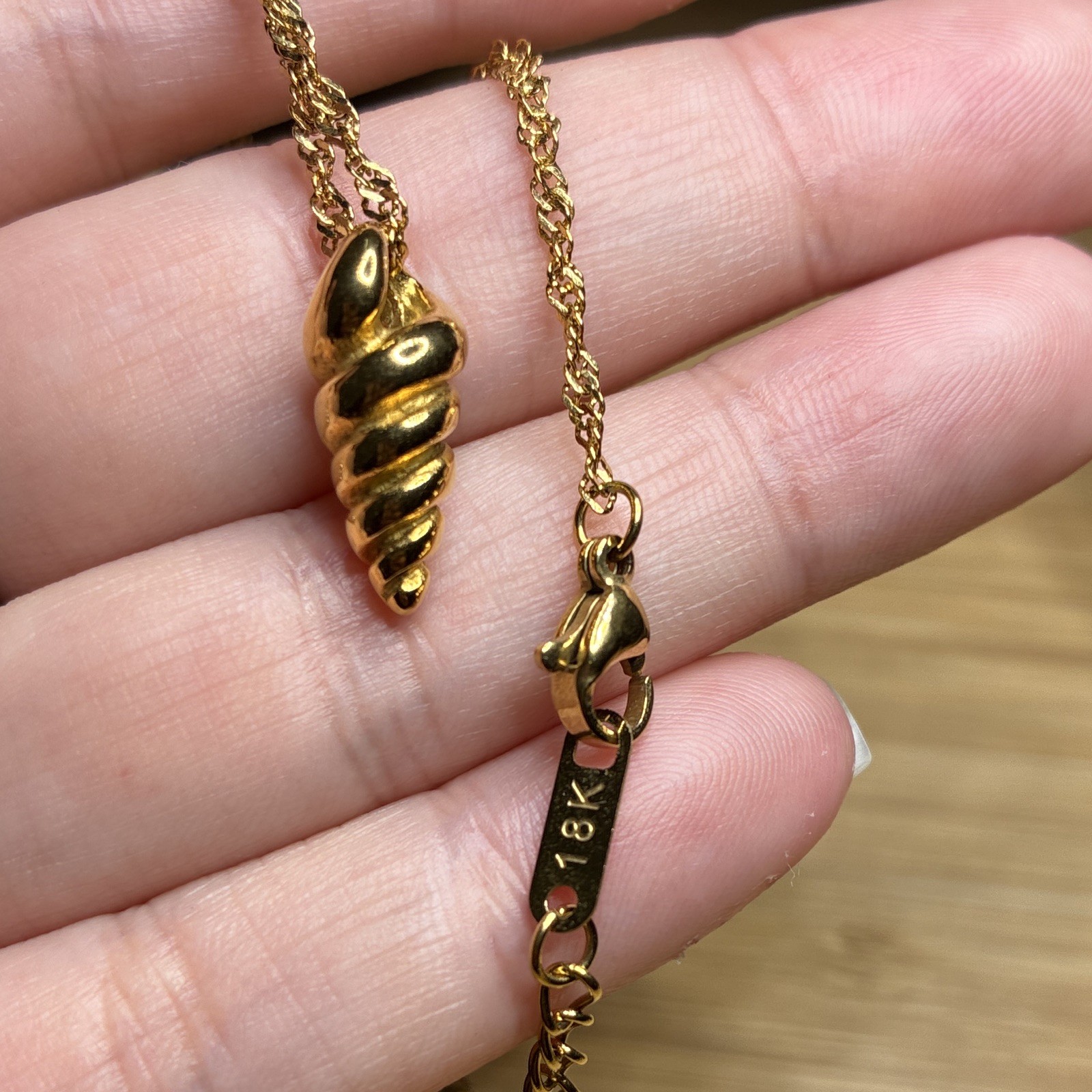18k Yellow Gold Rope Chain SpiralShell Charm Pendant Necklace 12-18in Adjustable