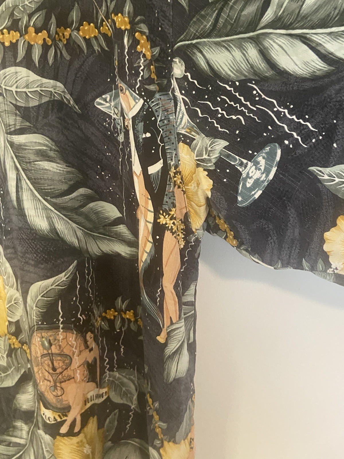 Tommy Bahama Vintage RARE 100percent Silk Full Swing Floral Camp Shirt-Size XL image 9