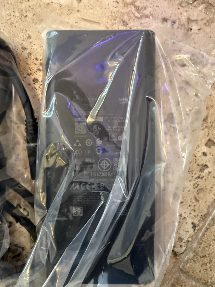 Cargador adaptador de CA Alienware GaN 19,5 V 18,46 A 360 W para Dell HA360PM230 0NN34T Foto 2 de 4
