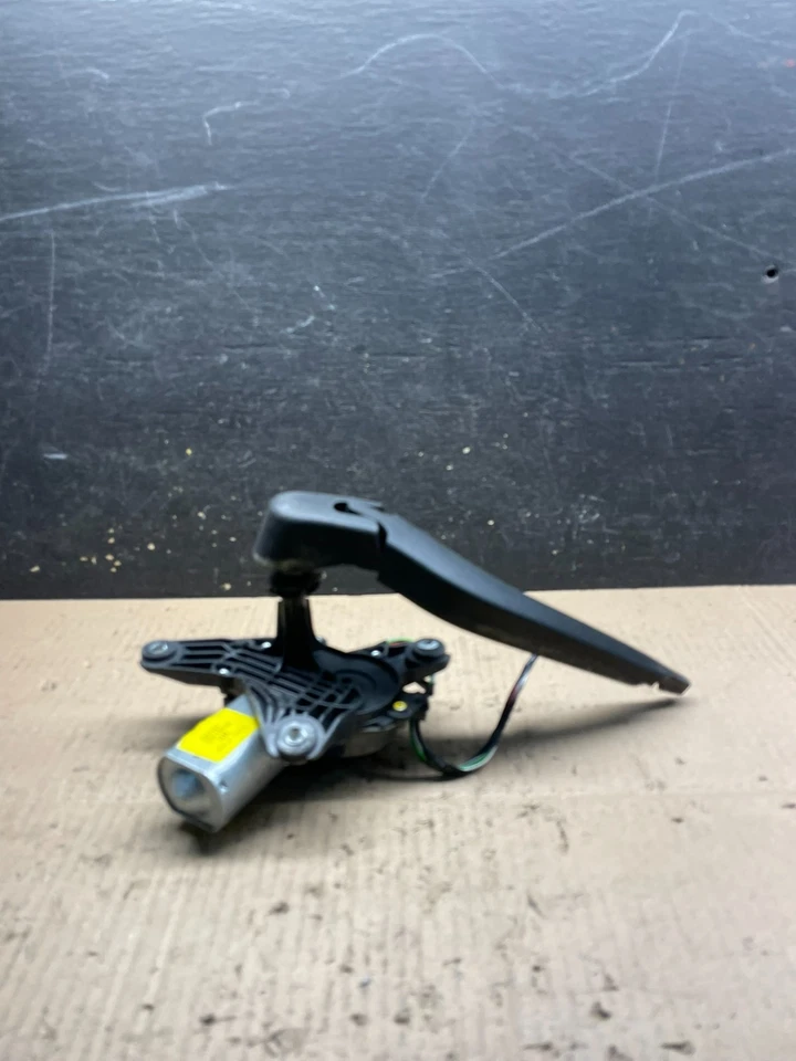 Motor limpiaparabrisas trasero Buick Enclave 2013 a 2017 V2445 DG Foto 2 de 4