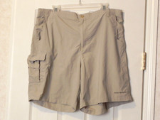 Columbia PFG Men's Size XL Tan Cargo Fishing Shorts XM0316