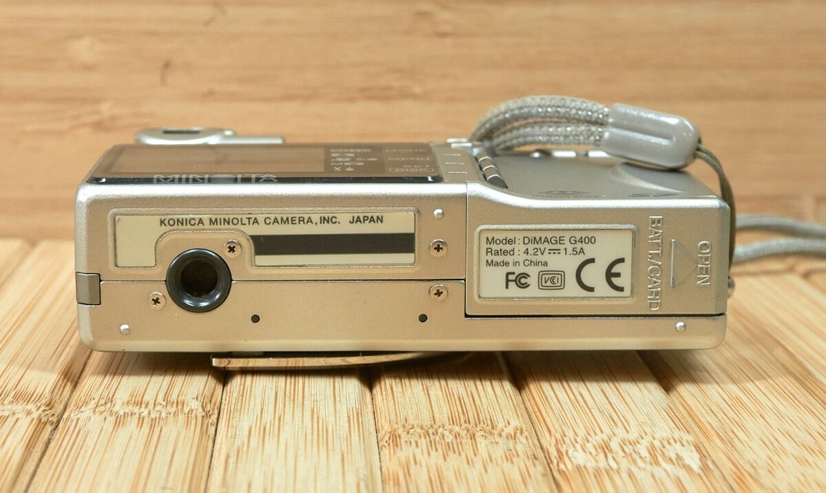 Minolta Dimage G400 4.0 MP Digital Camera with 3x Optical Minolta Dimage G400 4.0 MP Digital Camera with 3x Optical