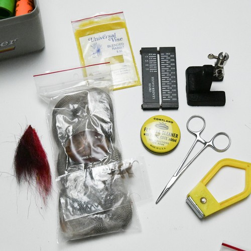 Huge Lot of Fly Tying Accessories in Tackle Box Feathers Thread - Picture 8 of 8