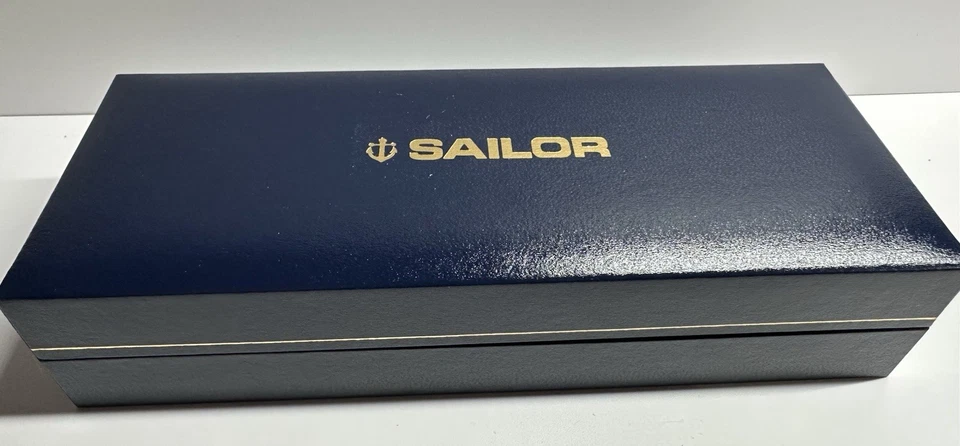 Sailor Pro Gear Slim Fountain Pen in Lucky Charm Green 14kt Gold Music Nib - Image 4 of 4